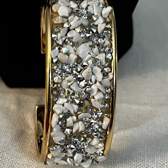 SPG Fashion Gold Tone Bling Jewelry Set. - Picture 7 of 9